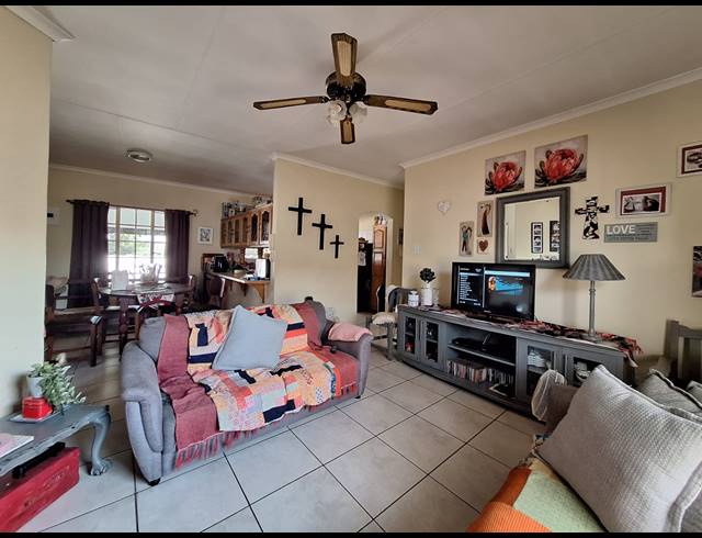 3 BEDROOM TOWNHOUSE FOR SALE IN BERGSIG